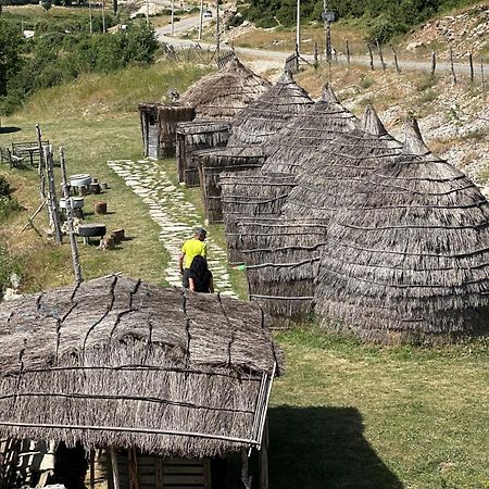 Camping Lekdushi - Shehu Hotel Tepelene Buitenkant foto