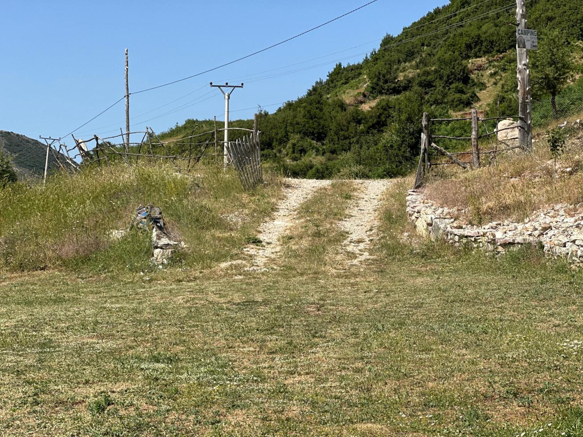 Camping Lekdushi - Shehu Hotel Tepelene Buitenkant foto