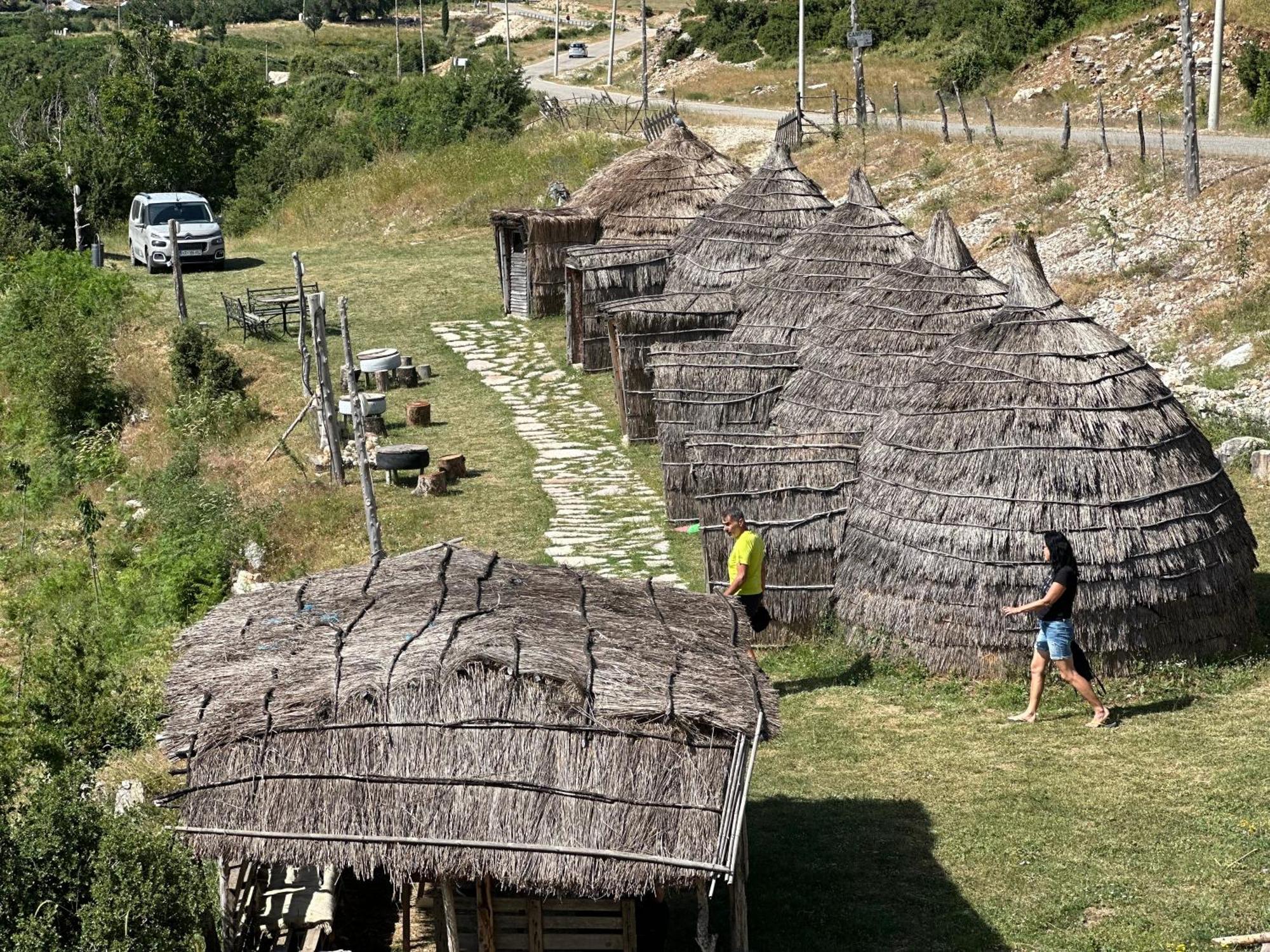 Camping Lekdushi - Shehu Hotel Tepelene Buitenkant foto