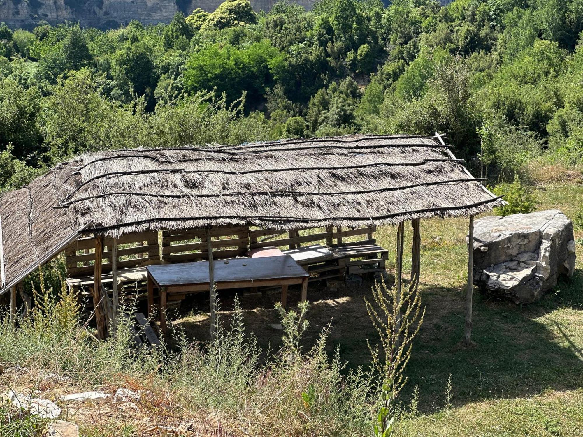 Camping Lekdushi - Shehu Hotel Tepelene Buitenkant foto