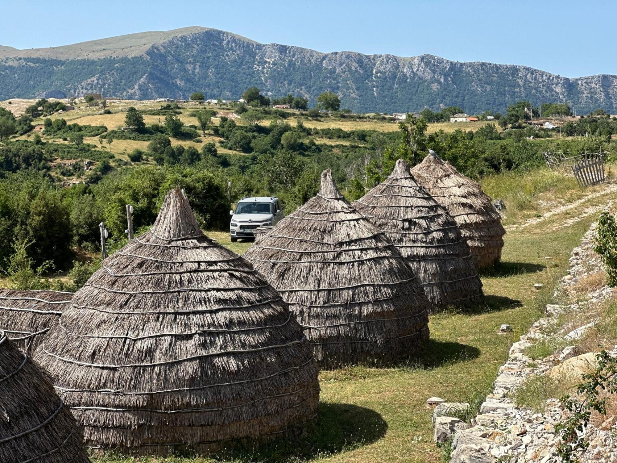 Camping Lekdushi - Shehu Hotel Tepelene Buitenkant foto