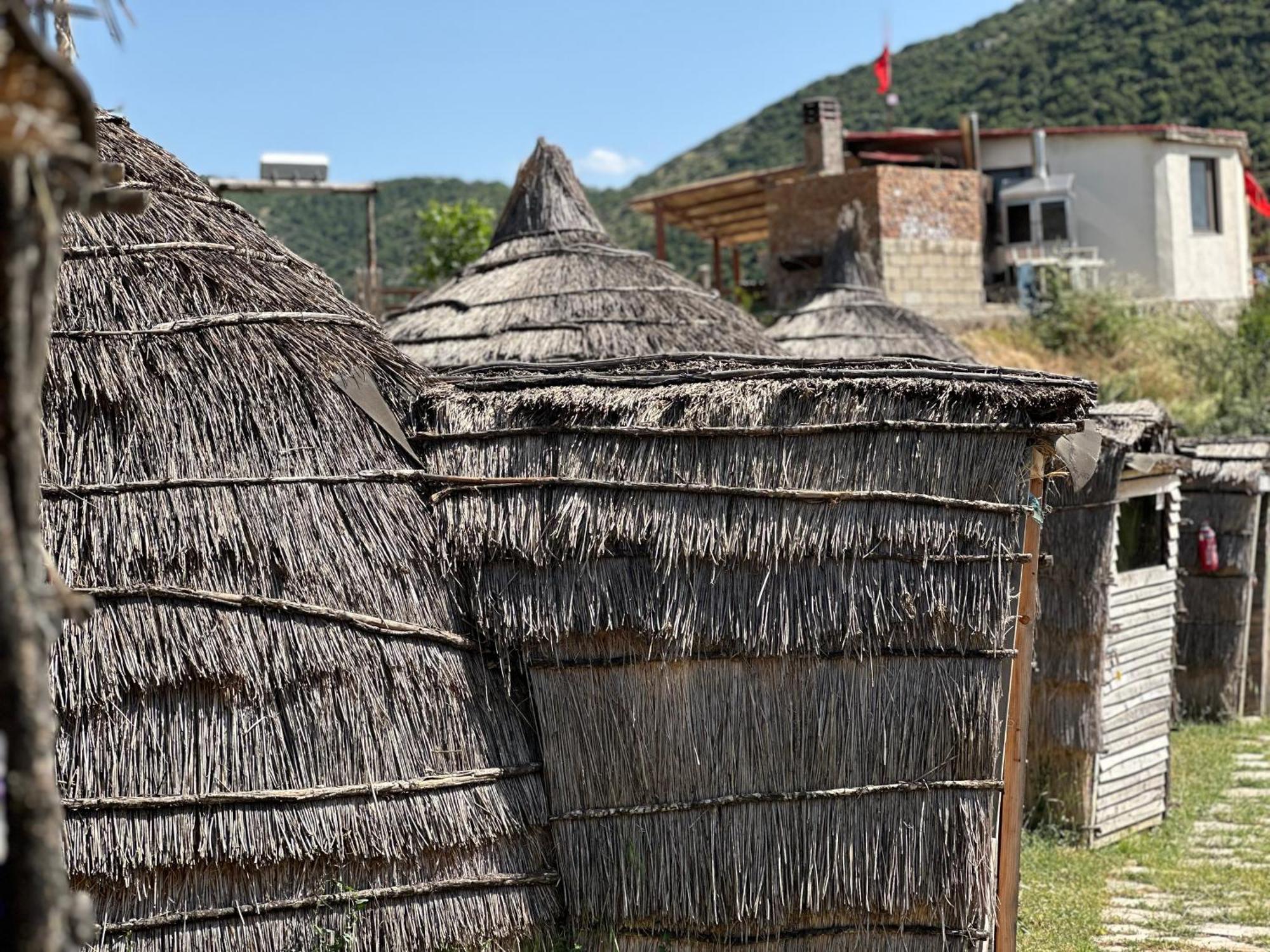 Camping Lekdushi - Shehu Hotel Tepelene Buitenkant foto