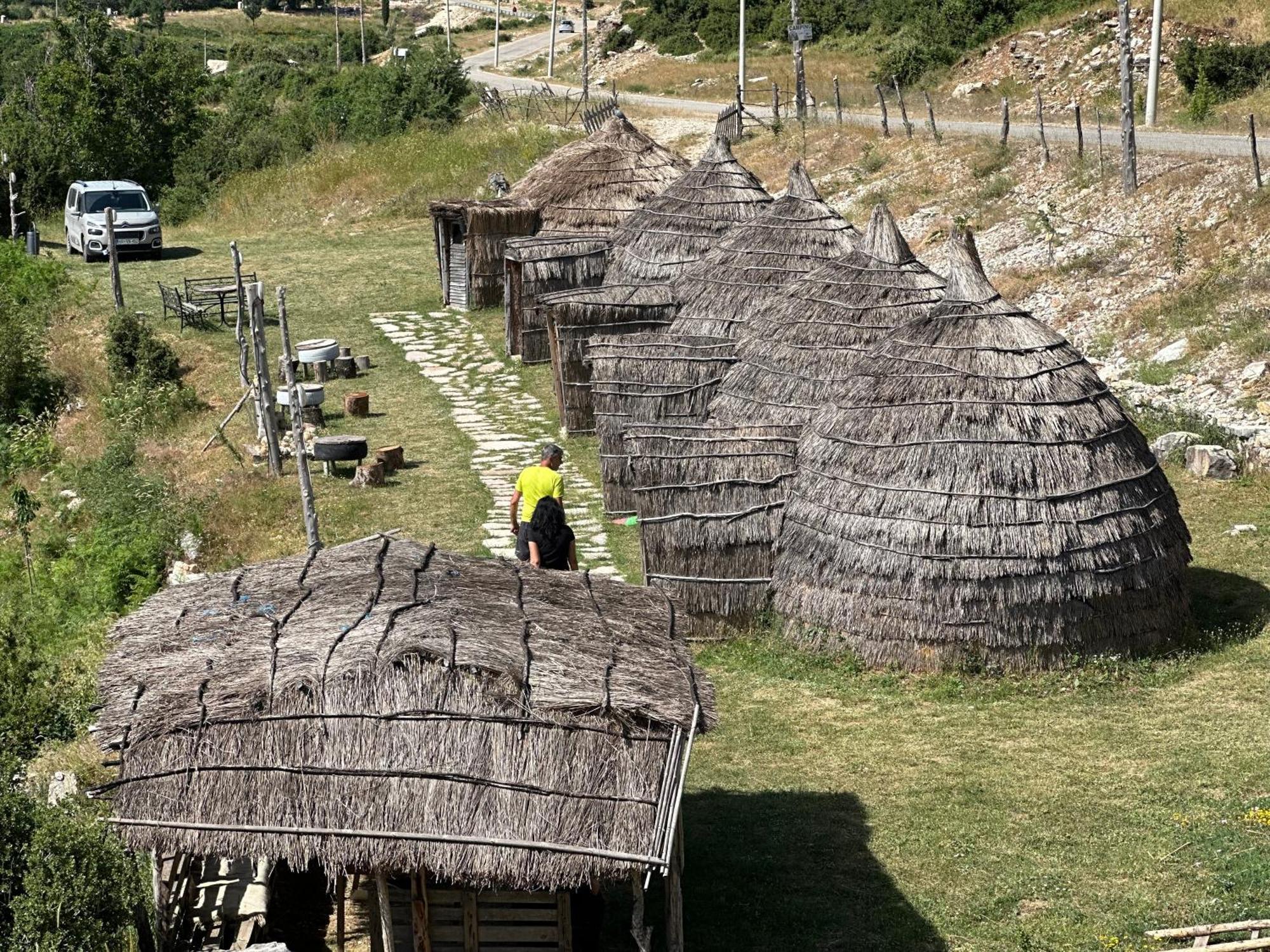 Camping Lekdushi - Shehu Hotel Tepelene Buitenkant foto